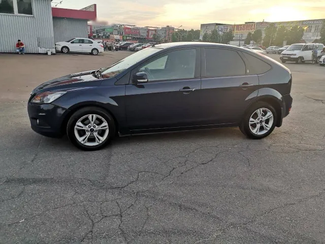 Ford Focus - фото 1