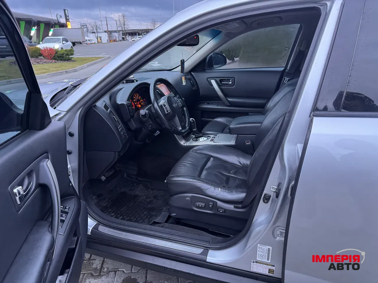 Infiniti FX - фото 11