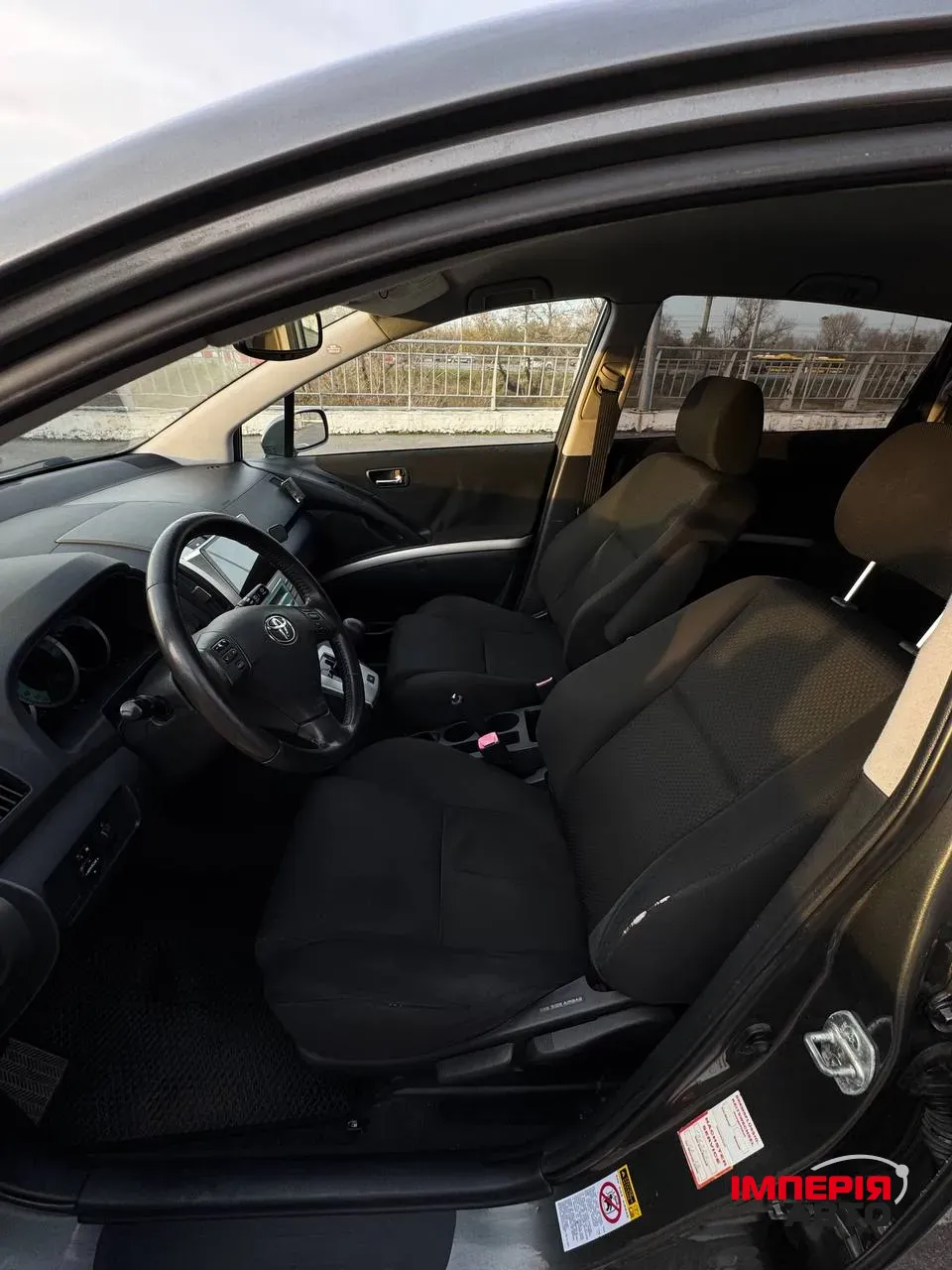 Toyota Corolla Verso - фото 8