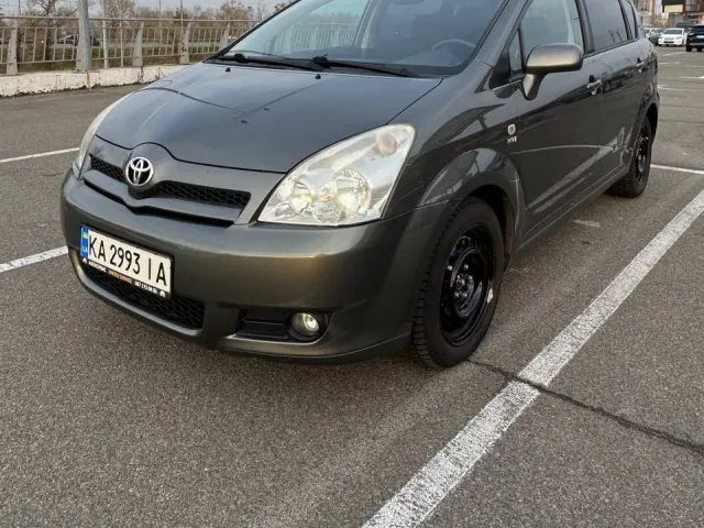 Toyota Corolla Verso - фото 5