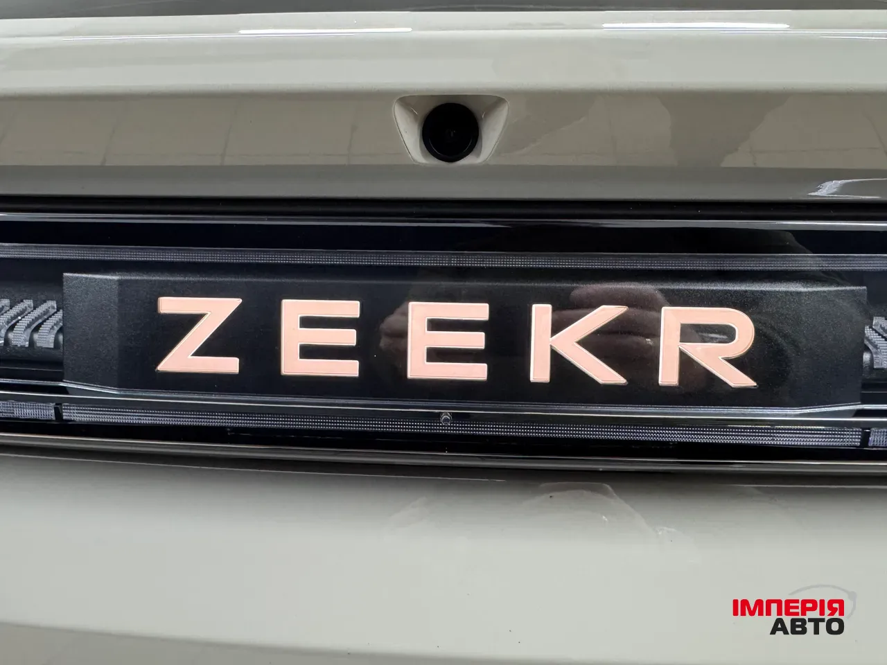 Zeekr 001 - фото 8