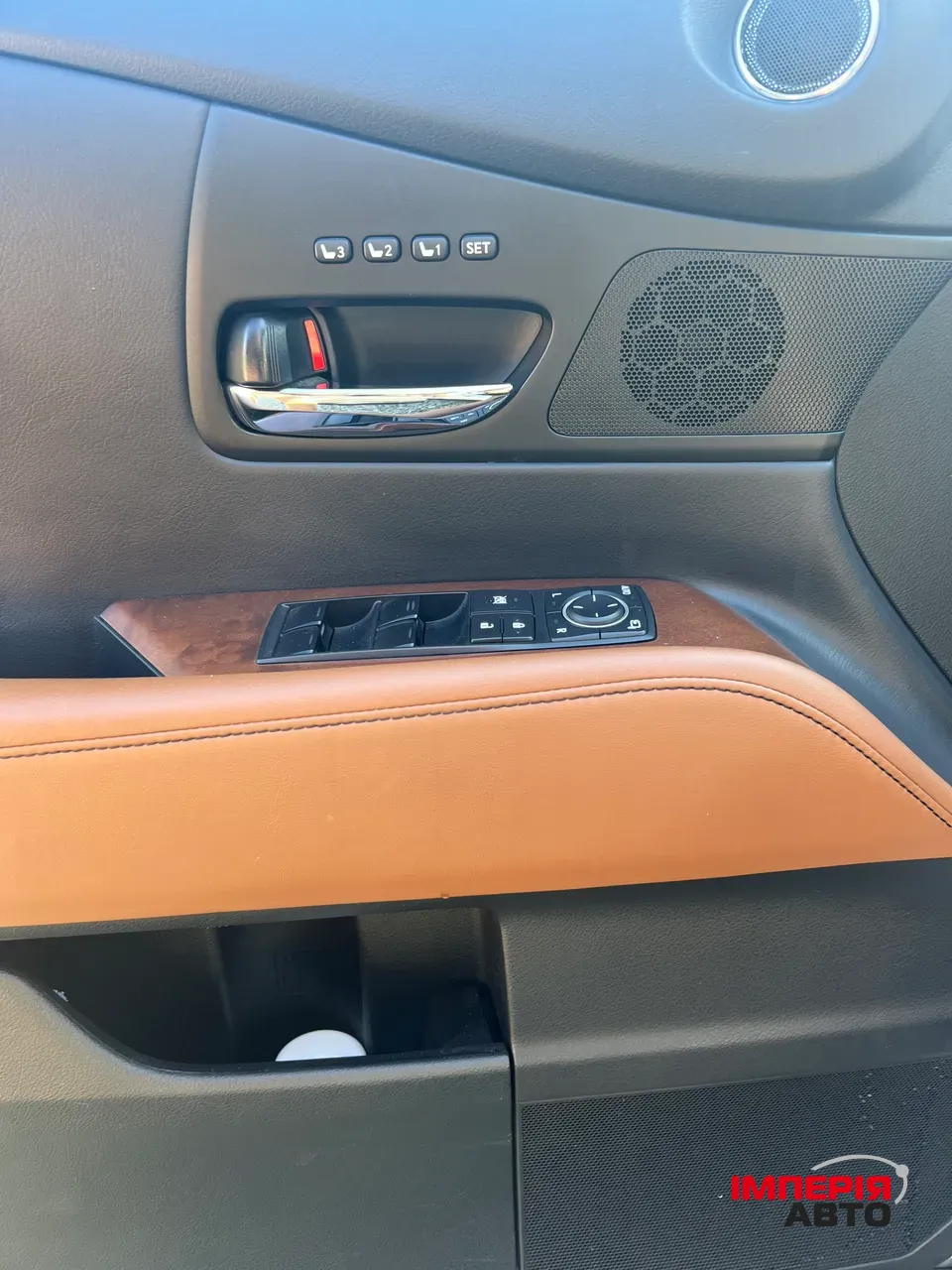 Lexus RX - фото 26