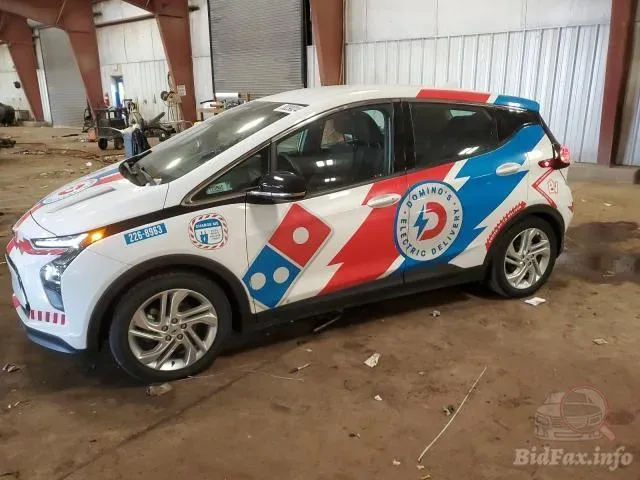 Chevrolet Bolt EUV - фото 1