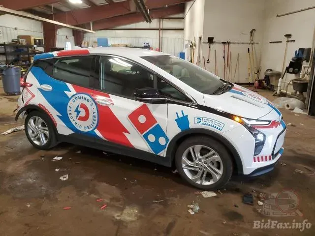 Chevrolet Bolt EUV - фото 2