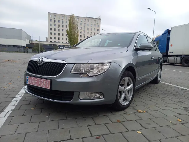 Skoda Superb - фото 1