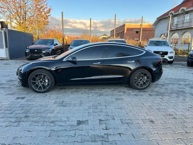 Tesla Model 3 - фото 3