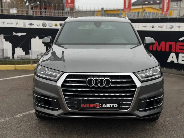 Audi Q7 - фото 2