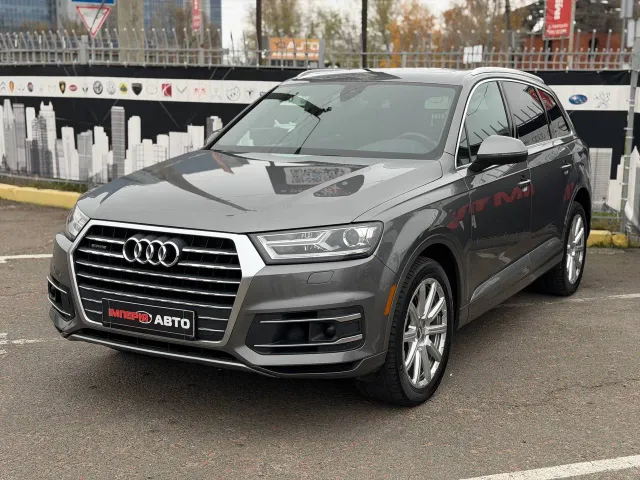 Audi Q7 - фото 1