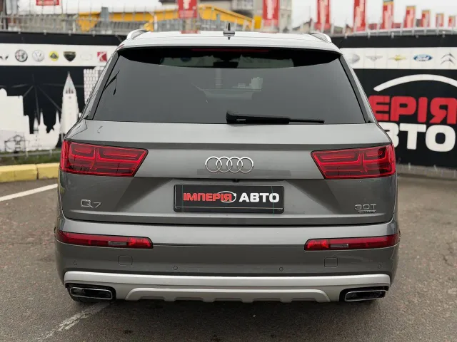 Audi Q7 - фото 5