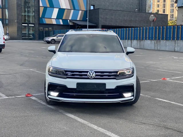 Volkswagen Tiguan - фото 2