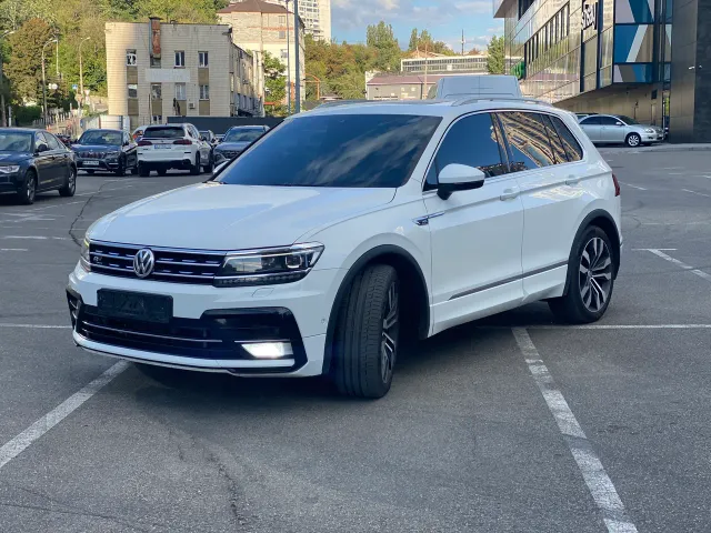 Volkswagen Tiguan - фото 1