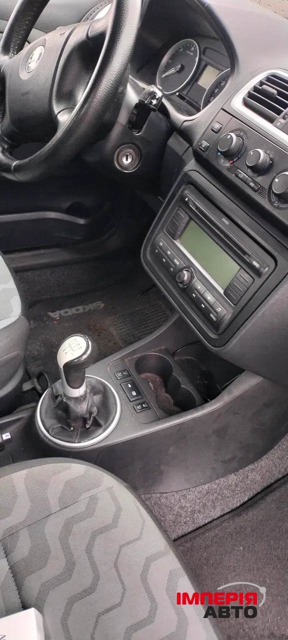 Skoda Fabia - фото 4