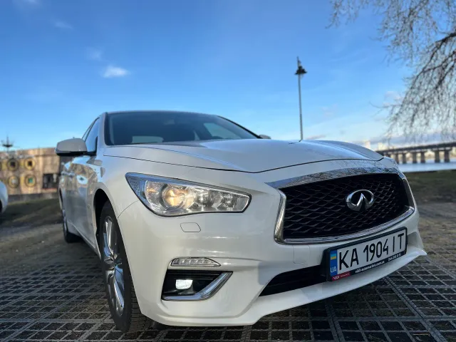 Infiniti Q50 - фото 1