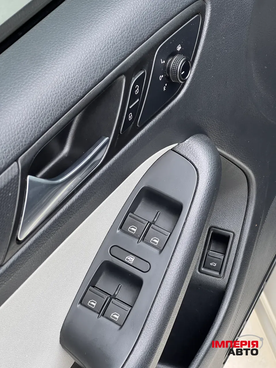 Volkswagen Jetta - фото 14