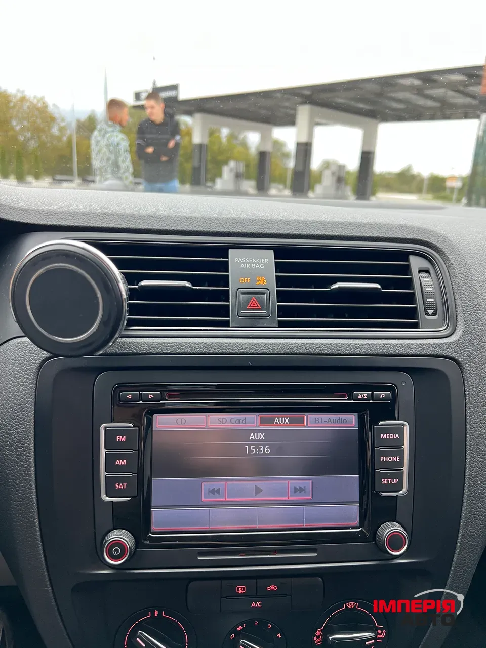 Volkswagen Jetta - фото 12