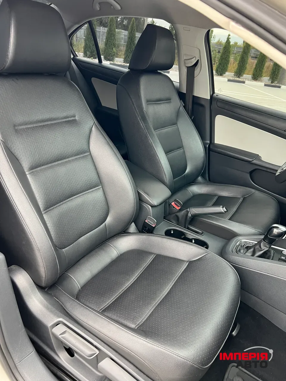 Volkswagen Jetta - фото 8