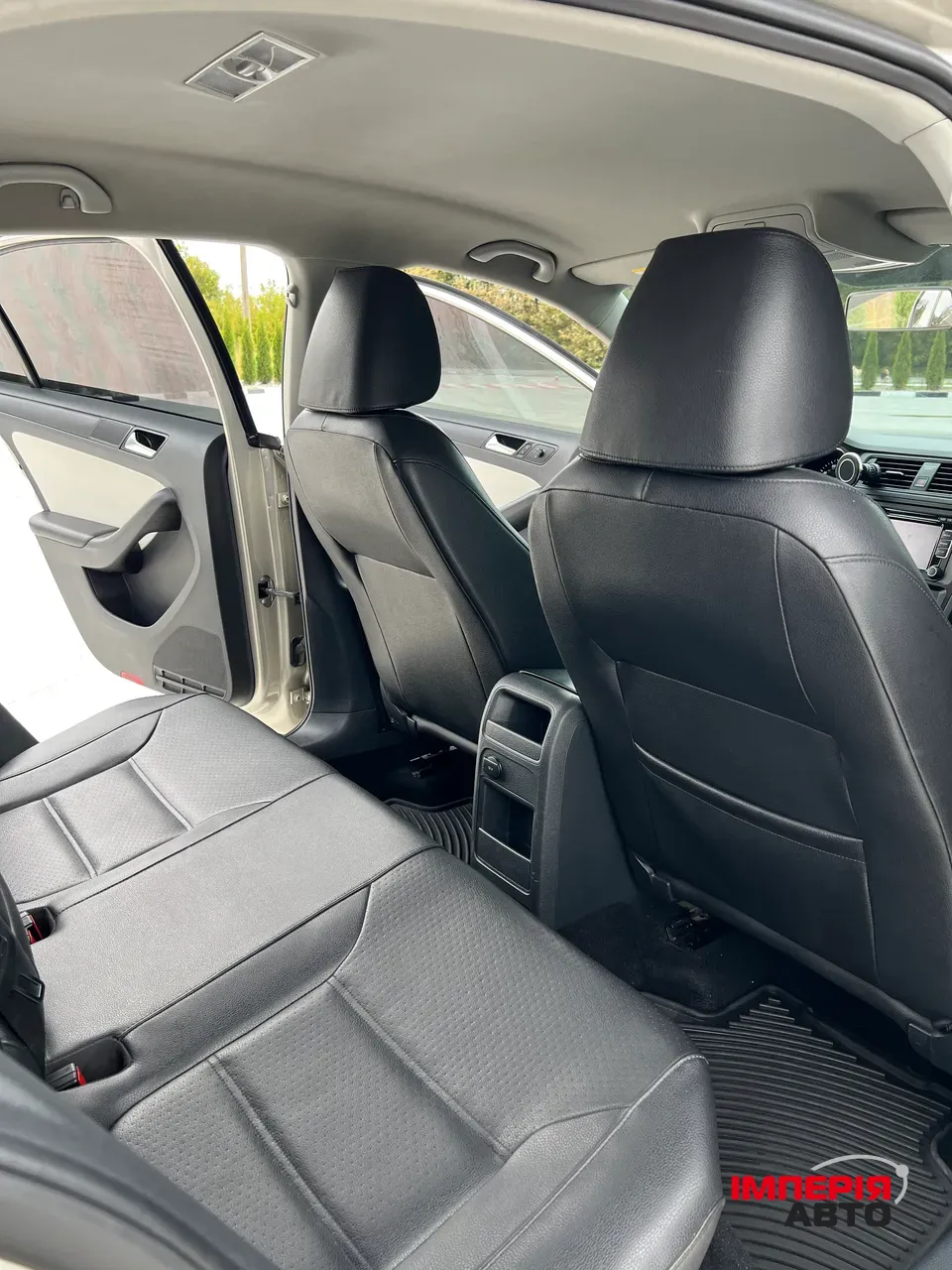 Volkswagen Jetta - фото 10