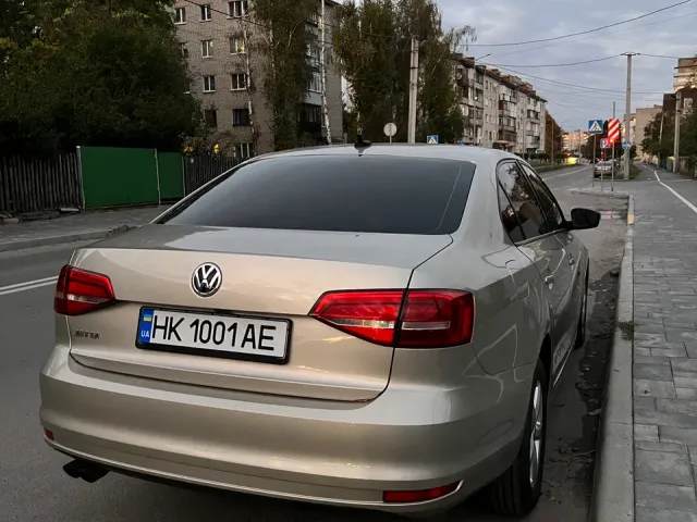 Volkswagen Jetta - фото 4