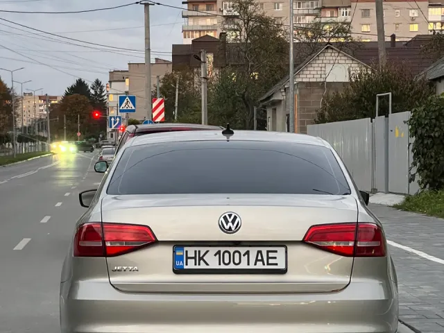 Volkswagen Jetta - фото 5