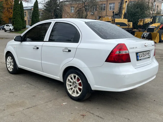 Chevrolet Aveo - фото 4
