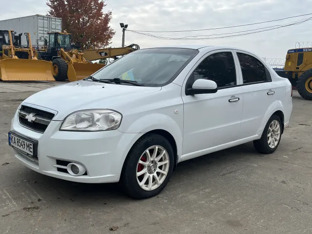 Chevrolet Aveo - фото 1