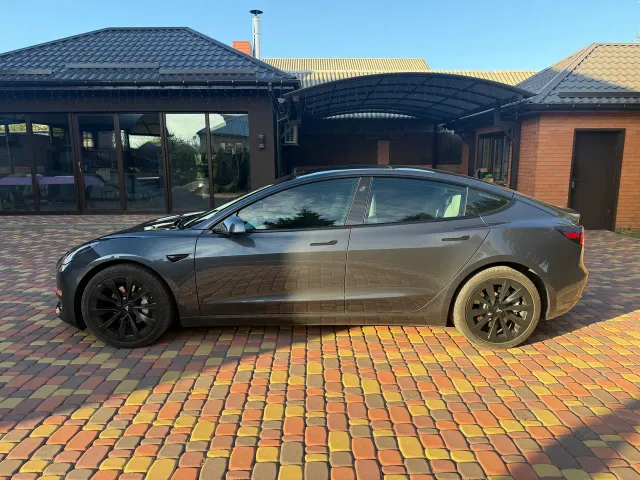 Tesla Model 3 - фото 3