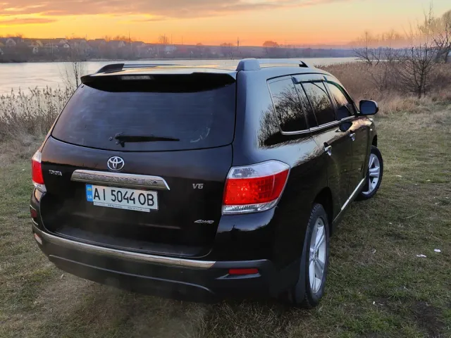 Toyota Highlander - фото 3