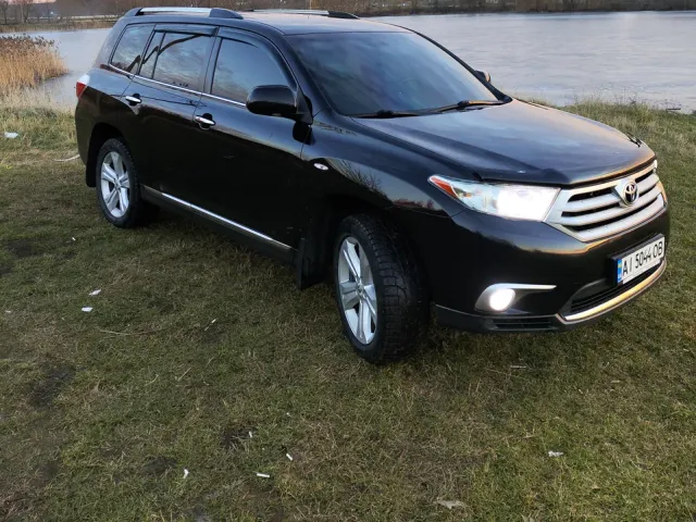 Toyota Highlander - фото 2
