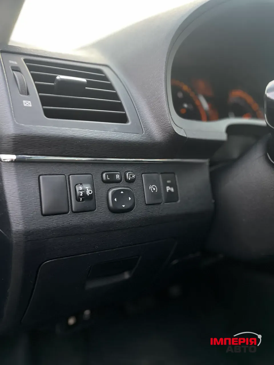 Toyota Avensis - фото 15