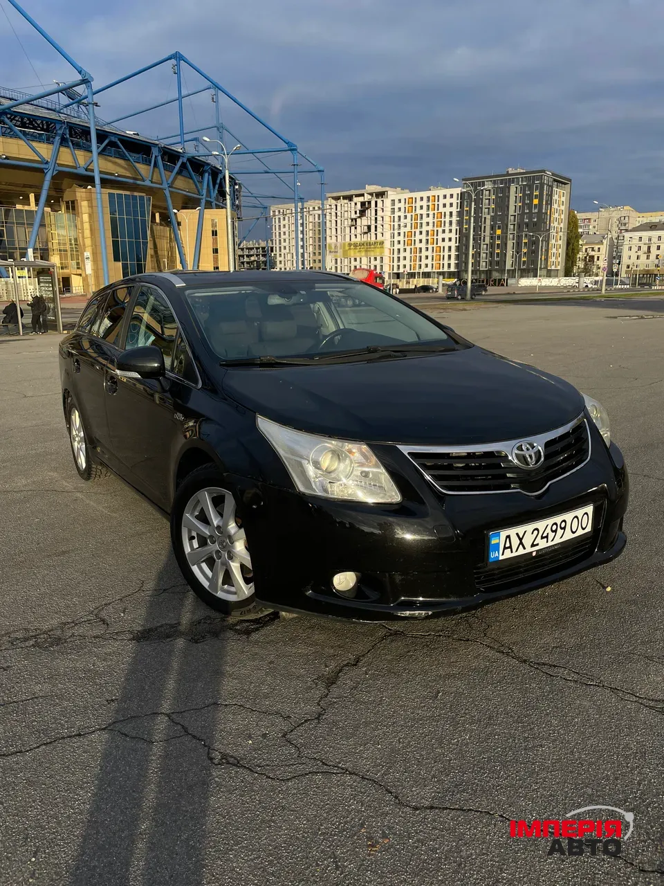 Toyota Avensis - фото 1