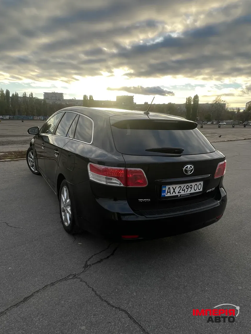 Toyota Avensis - фото 7
