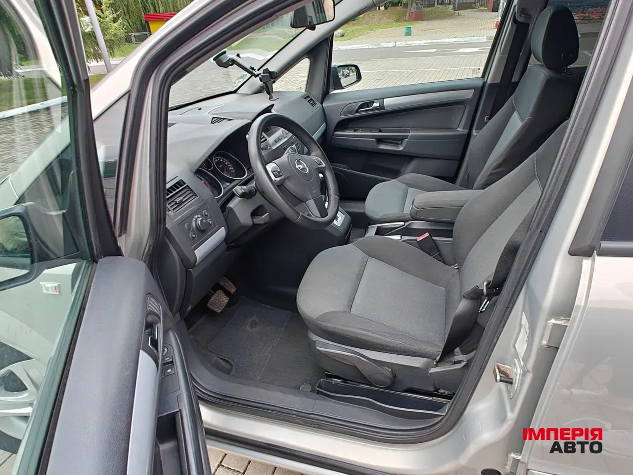 Opel Zafira - фото 9