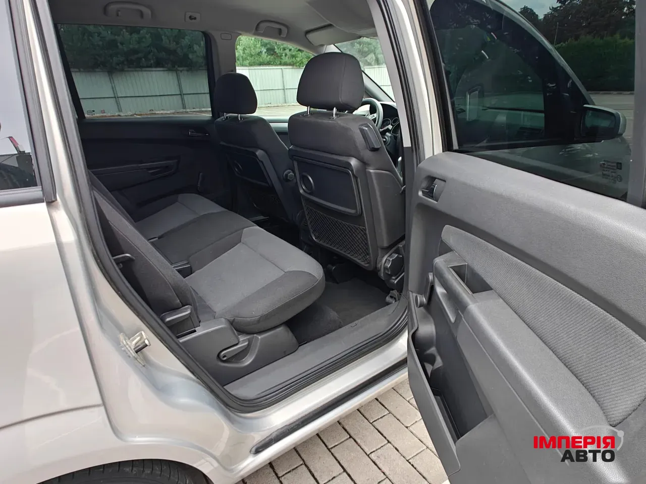 Opel Zafira - фото 15