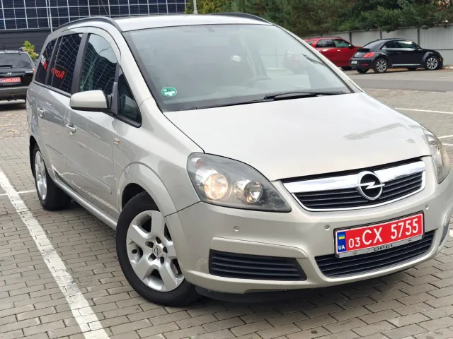 Opel Zafira - фото 3