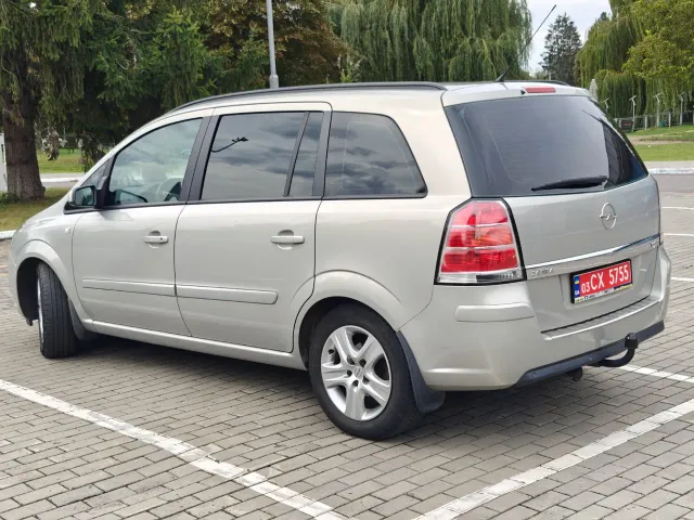 Opel Zafira - фото 5
