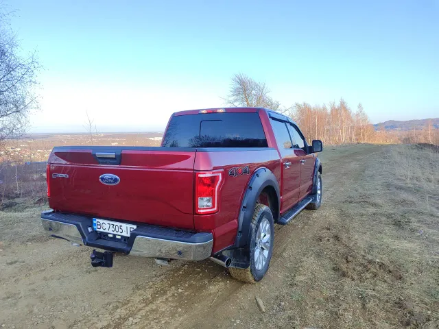 Ford F-150 - фото 1