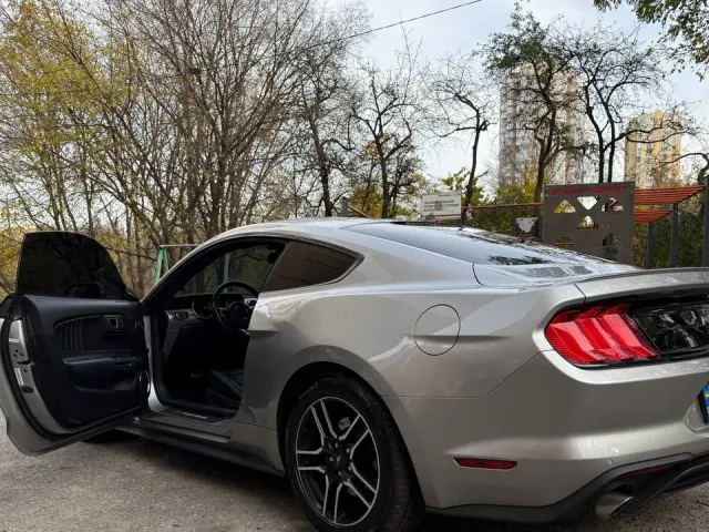 Ford Mustang - фото 5