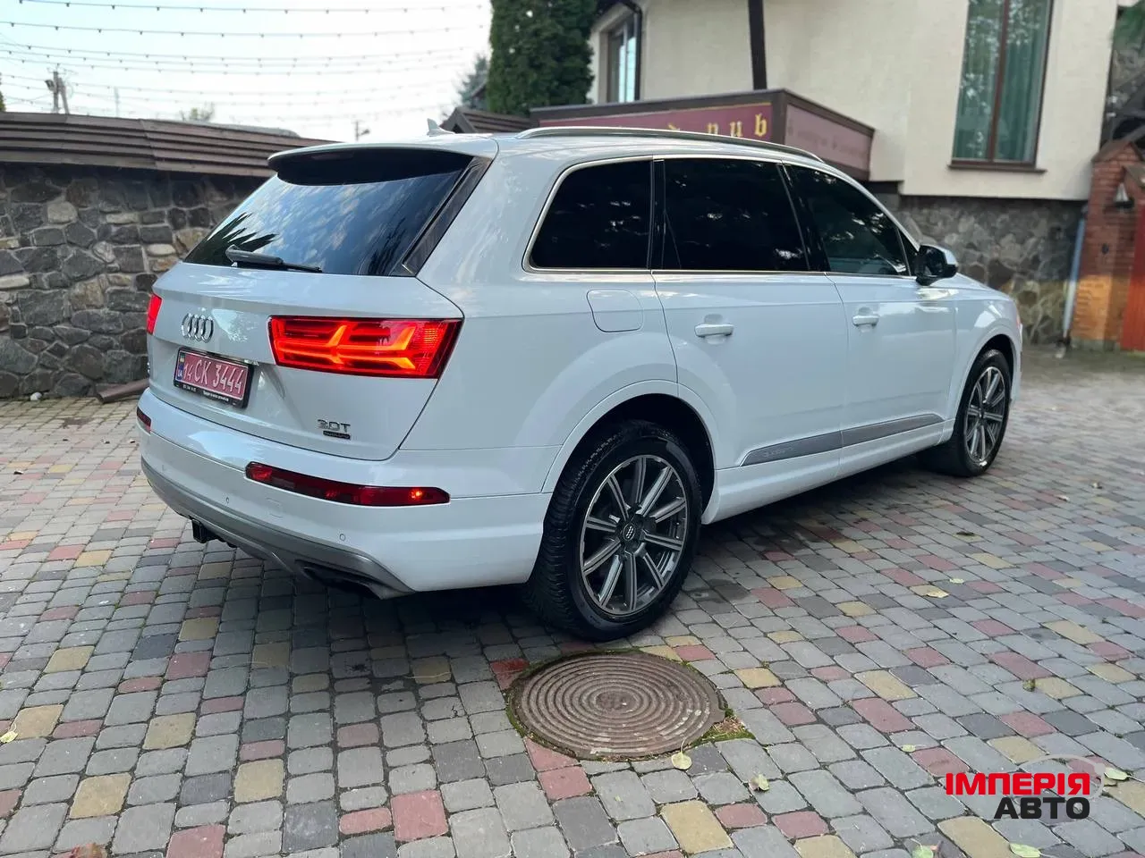 Audi Q7 - фото 8