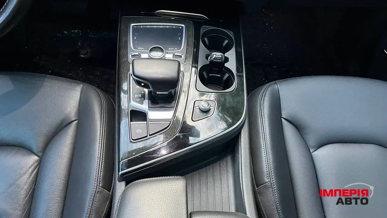 Audi Q7 - фото 31