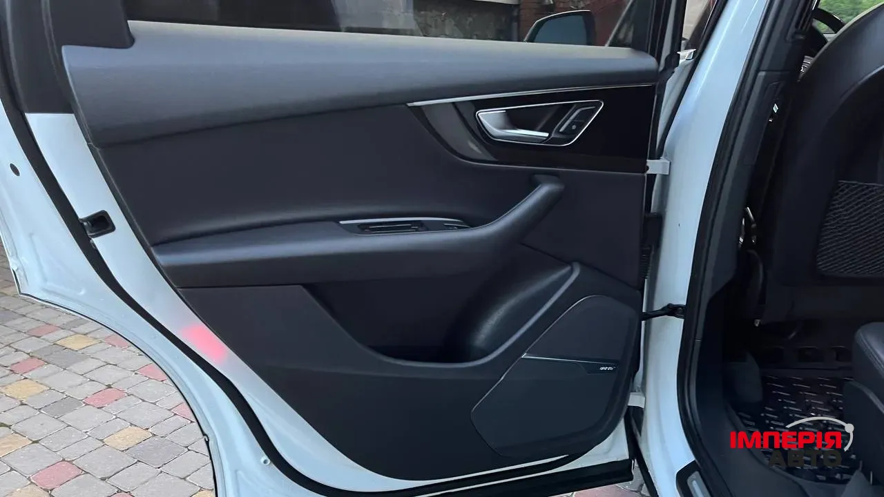 Audi Q7 - фото 21