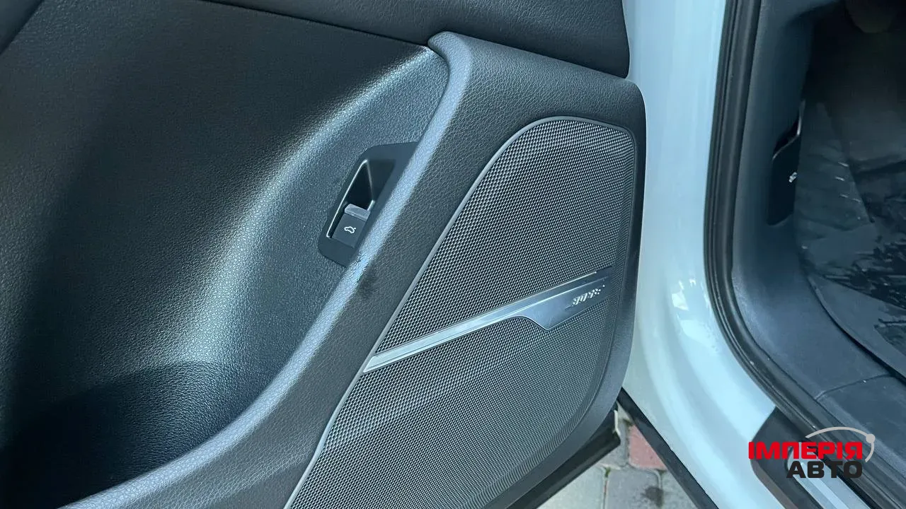 Audi Q7 - фото 17