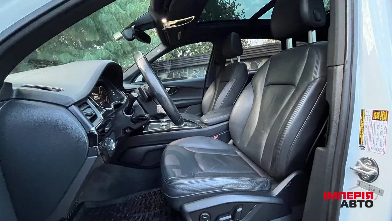 Audi Q7 - фото 14