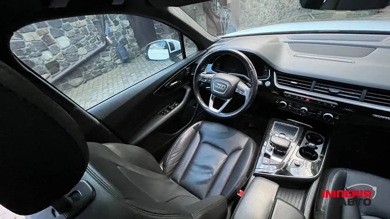 Audi Q7 - фото 26