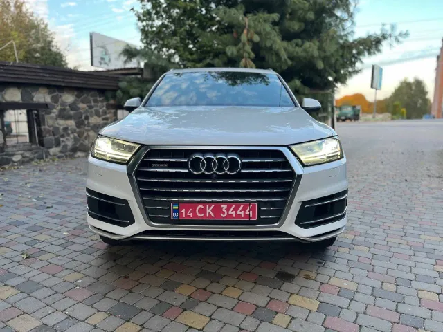 Audi Q7 - фото 2