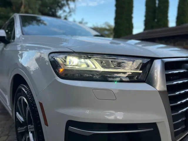 Audi Q7 - фото 5