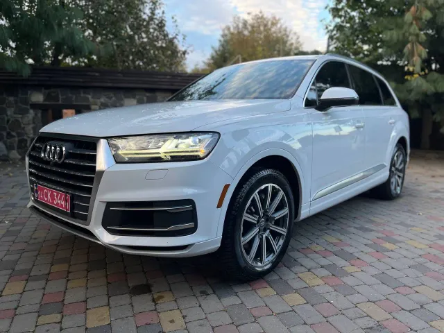 Audi Q7 - фото 1