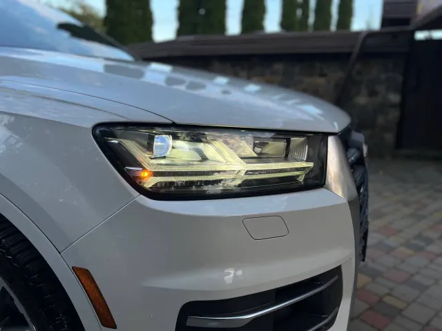 Audi Q7 - фото 4