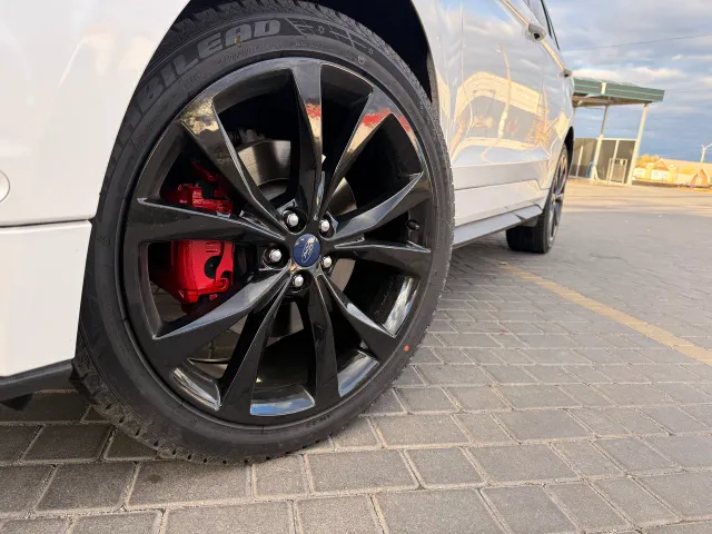 Ford Edge - фото 3