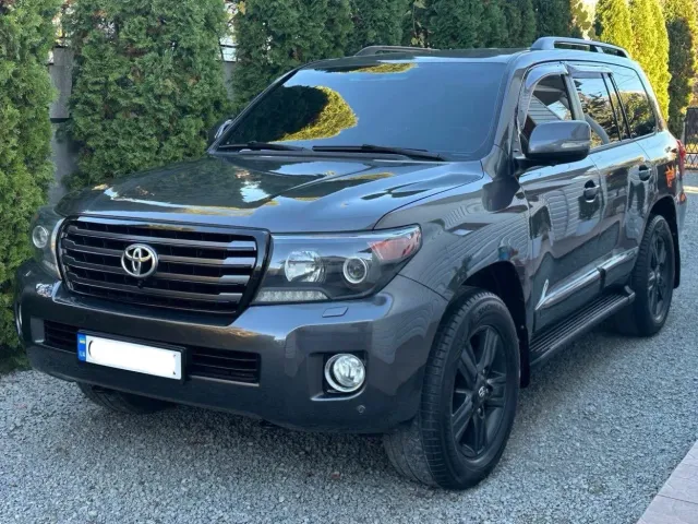 Toyota Land Cruiser - фото 1