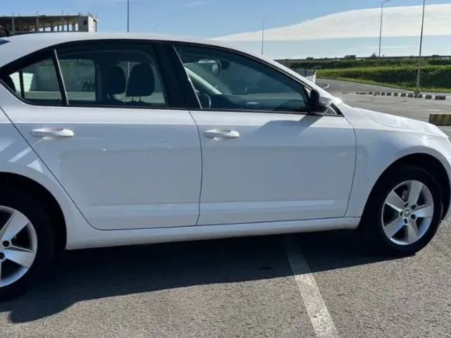 Skoda Octavia - фото 4